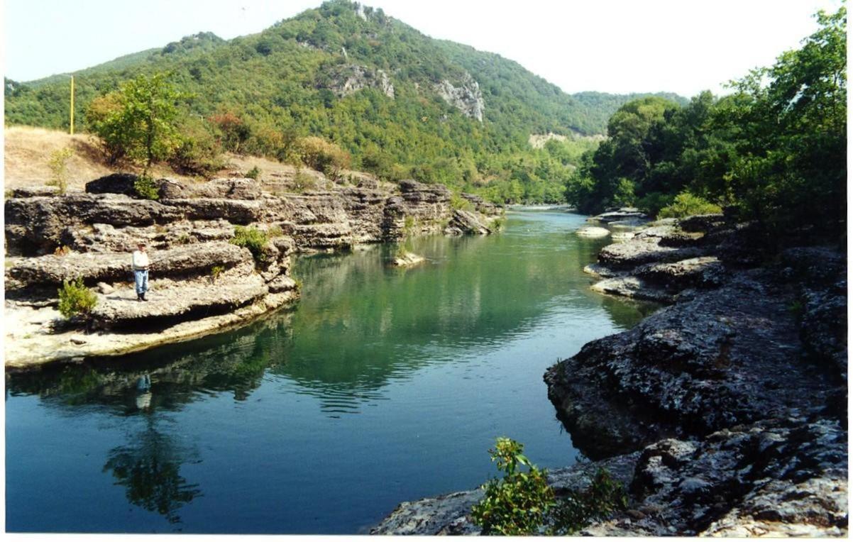Bourazani Wild Life Resort โคนิทซา ภายนอก รูปภาพ