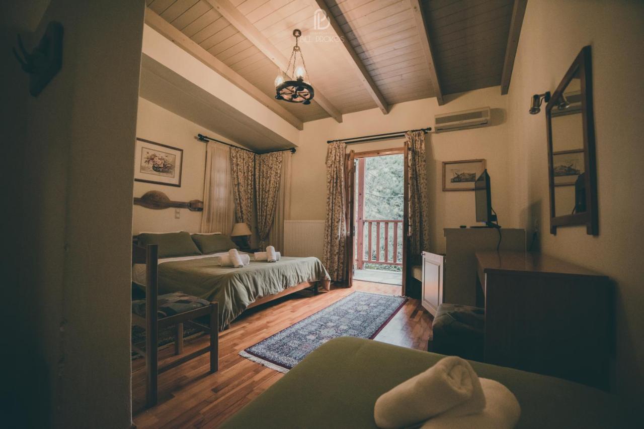 Bourazani Wild Life Resort โคนิทซา ภายนอก รูปภาพ